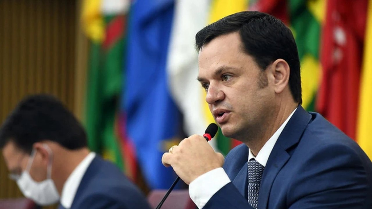 Ministro da Justiça diz que morte por asfixia em viatura da PRF foi ‘fato isolado’