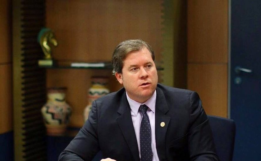 Marx Beltrão articula medida que garante R$ 1,9 bi em investimentos e cria 56 mil empregos nos parques temáticos