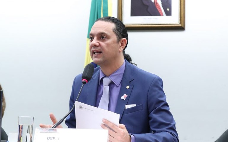 Comissão discute desafios regionais de combate ao câncer