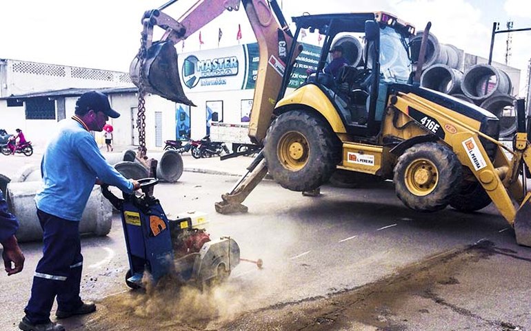 Prefeitura de Arapiraca inicia recuperação da Expedicionários Brasileiros