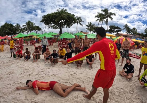 Bombeiros e Sobrasa oferecem treinamento gratuito na Praia do Francês