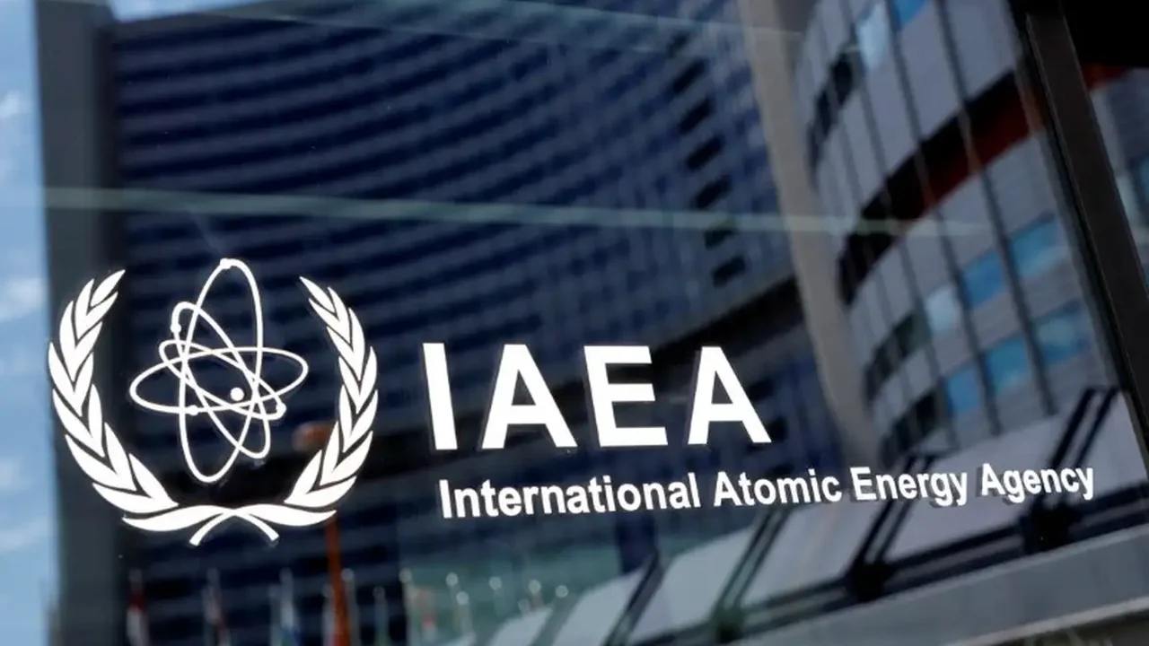 Irã acelera produção de urânio enriquecido, segundo AIEA, com aumento de tensões com os EUA