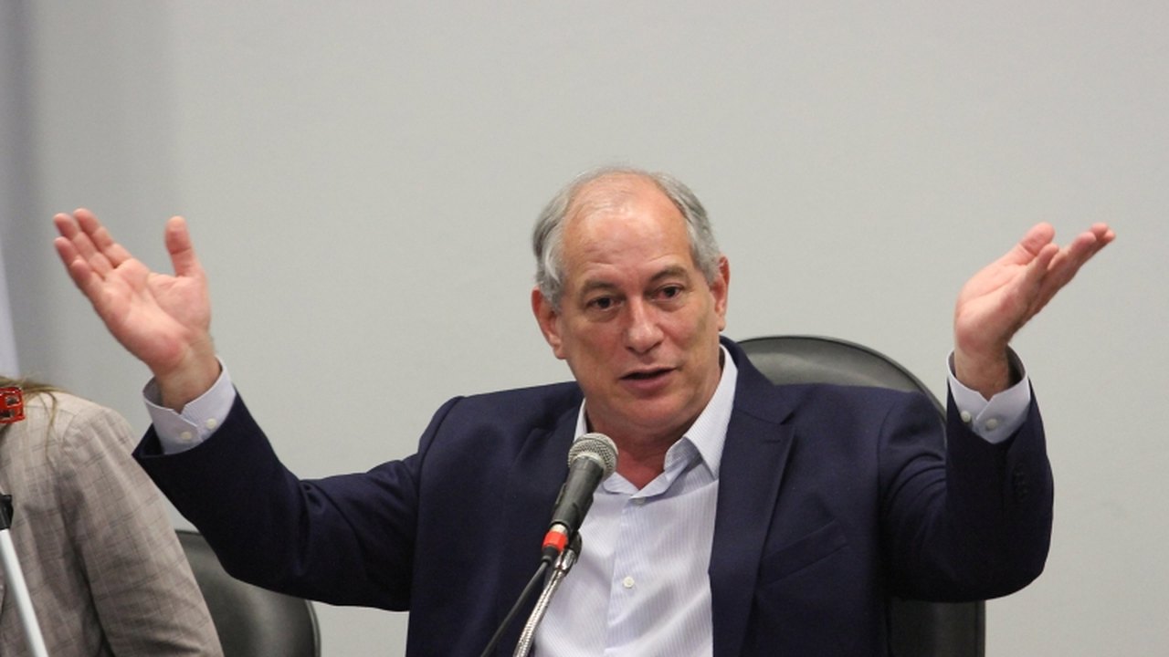 Ciro diz que fala de Lula sobre aborto é ‘estapafúrdia’ e favorece Bolsonaro