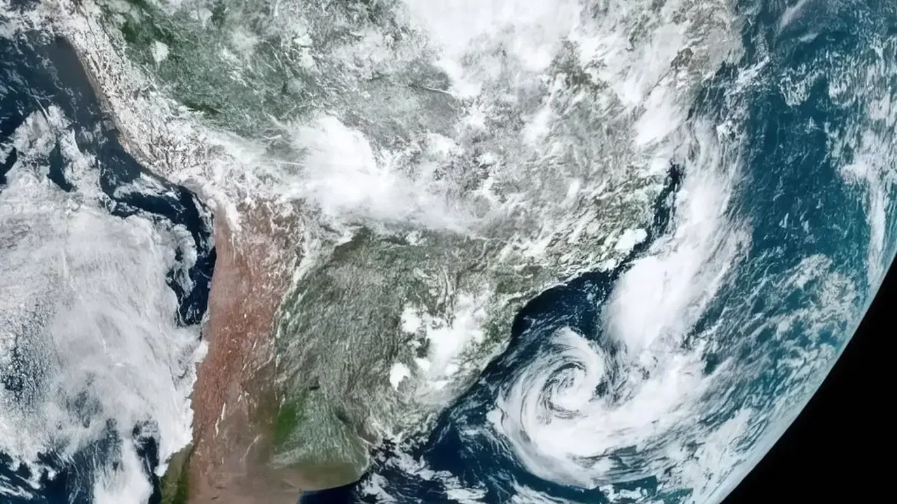 Passagem de ciclone na Austrália deixa 1 morto, feridos e mais de 300 mil casas sem energia