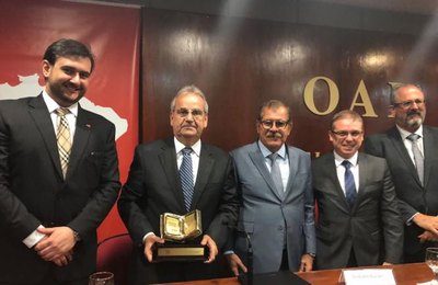 Conselheiro Otávio Lessa é homenageado por ato normativo do TCE-AL