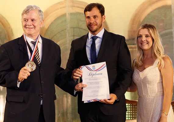 Marechal Deodoro homenageia desembargador Klever Loureiro