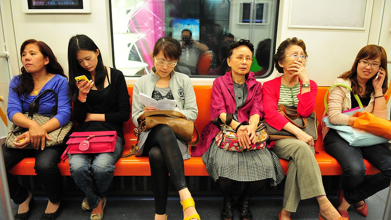 Mulheres questionam misoginia e reivindicam espaço na China, governada por homens e onde feminismo é 'ameaça' 