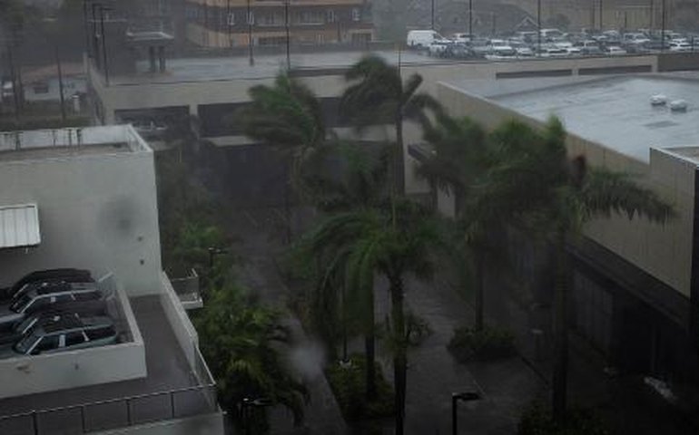 Furacão Beryl avança em direção ao México depois de atingir a Jamaica