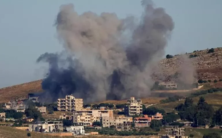 Israel intensifica ataques no Líbano enquanto impasse sobre trégua persiste