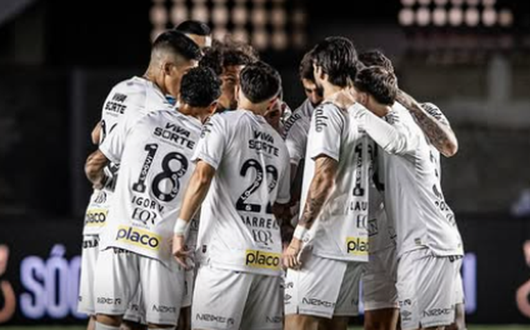 Santos perde do Vitoria e se complica na luta contra o rebaixamento no Brasileirão
