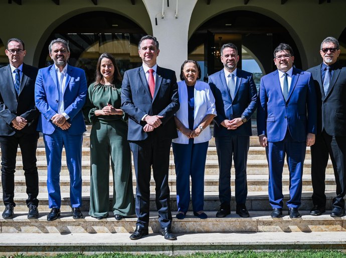 Governador se reúne com presidente do Senado para discussão sobre renegociação de dívidas