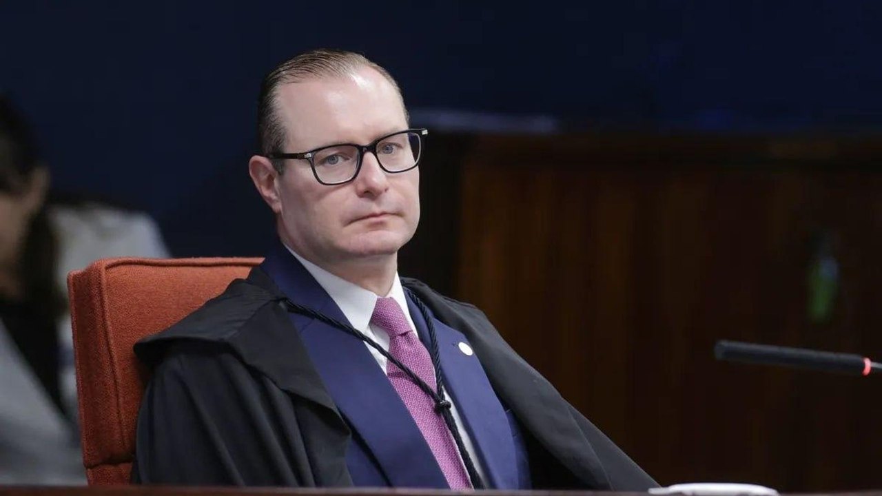 Dados do celular de Vorcaro solicitados à PF chegam ao gabinete de Zanin, diz mídia