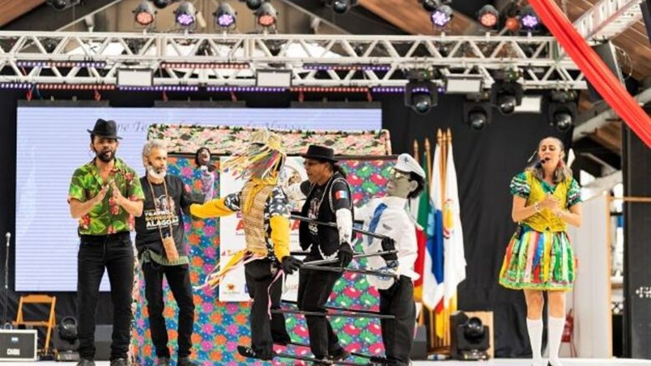 Tadeu e Seus Bonecos representa Penedo em festival internacional de folclore