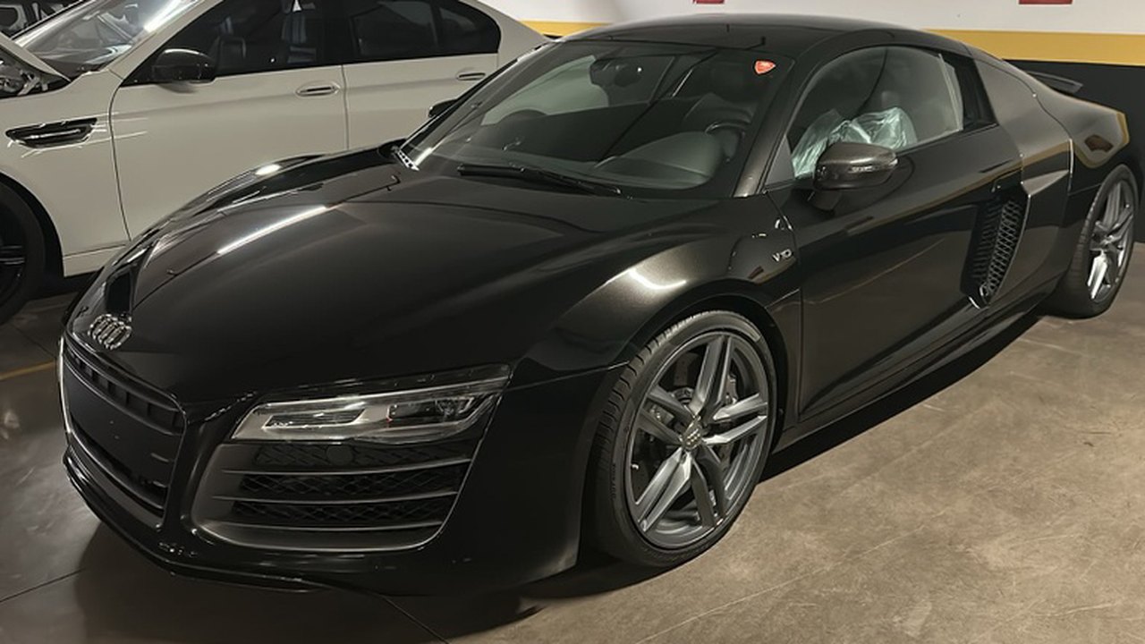 PF apreende carros de luxo em operação contra Careca do INSS