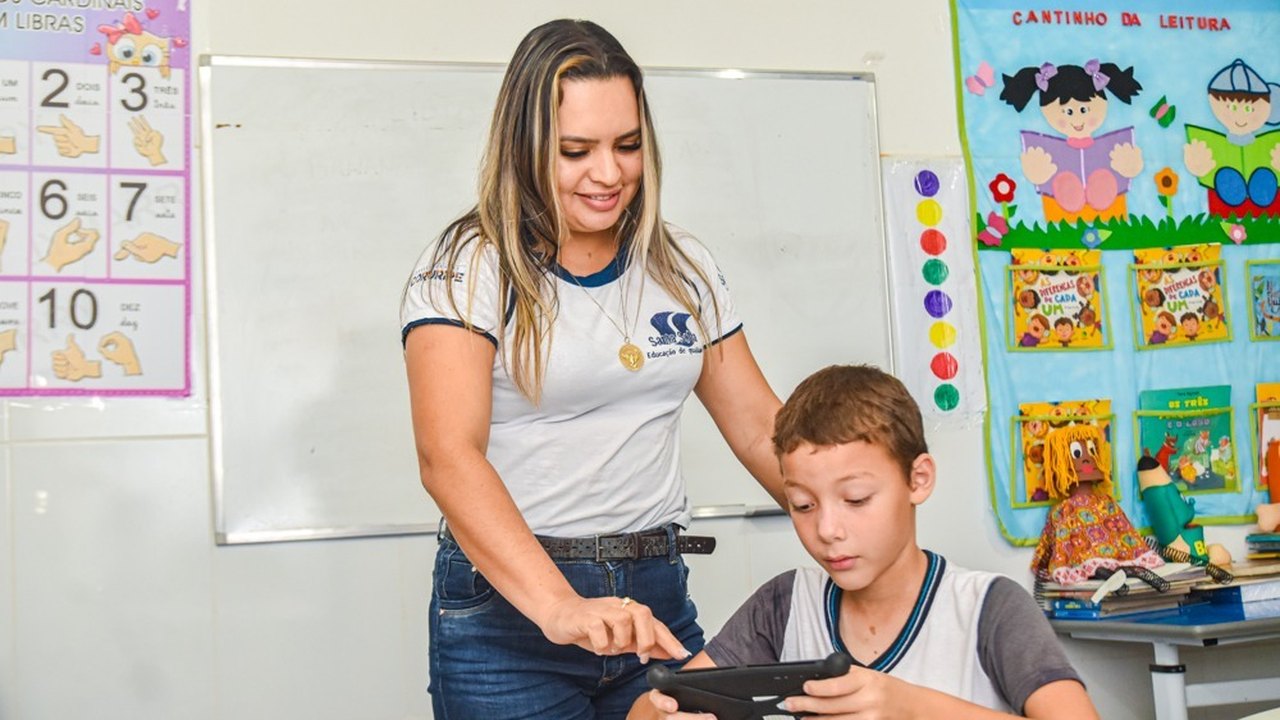 Educação inclusiva: Coruripe é pioneira no uso das novas tecnologias com crianças com déficit cognitivo