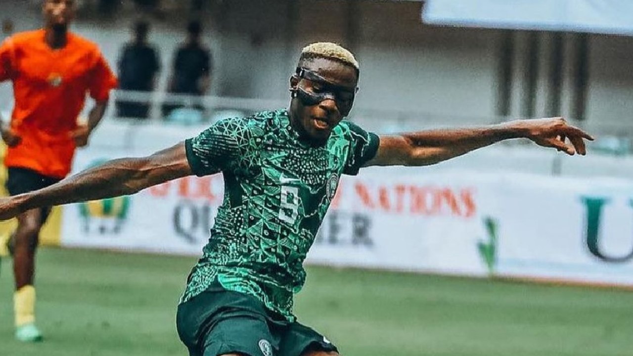 Chelsea e Al-Hilal visam a contratação de Osimhen, envolvido em polêmica com o Napoli