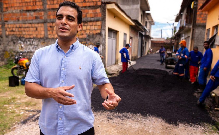 Prefeito em exercício Galba Novaes Netto acompanha evolução das obras de pavimentação no Santos Dumont e Rio Novo