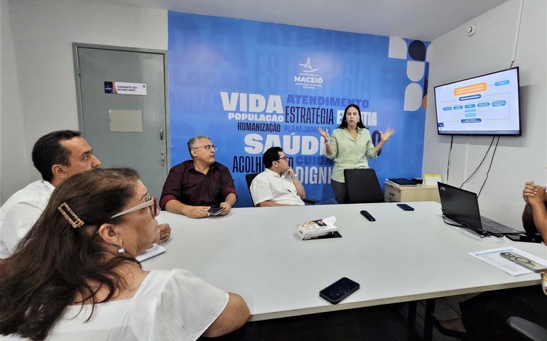 Secretário apresenta avanços da saúde em Maceió à comitiva do município baiano de Juazeiro