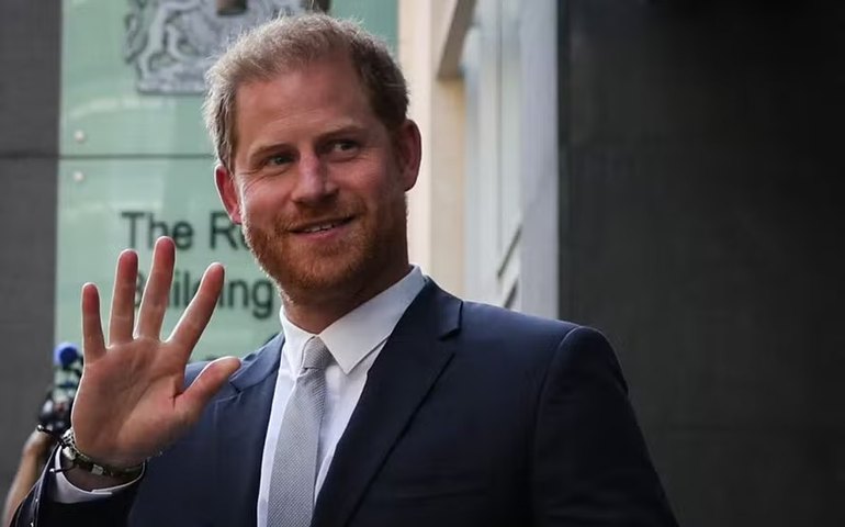 Príncipe Harry teria deixado Frogmore House 'furioso e aos prantos' após ser despejado por Charles III em 2023, diz jornal