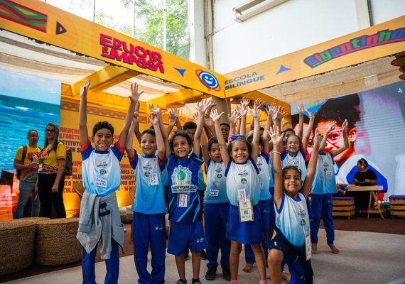 Centenas de estudantes participam do início das atividades da Semed na 11ª Bienal do Livro de Alagoas
