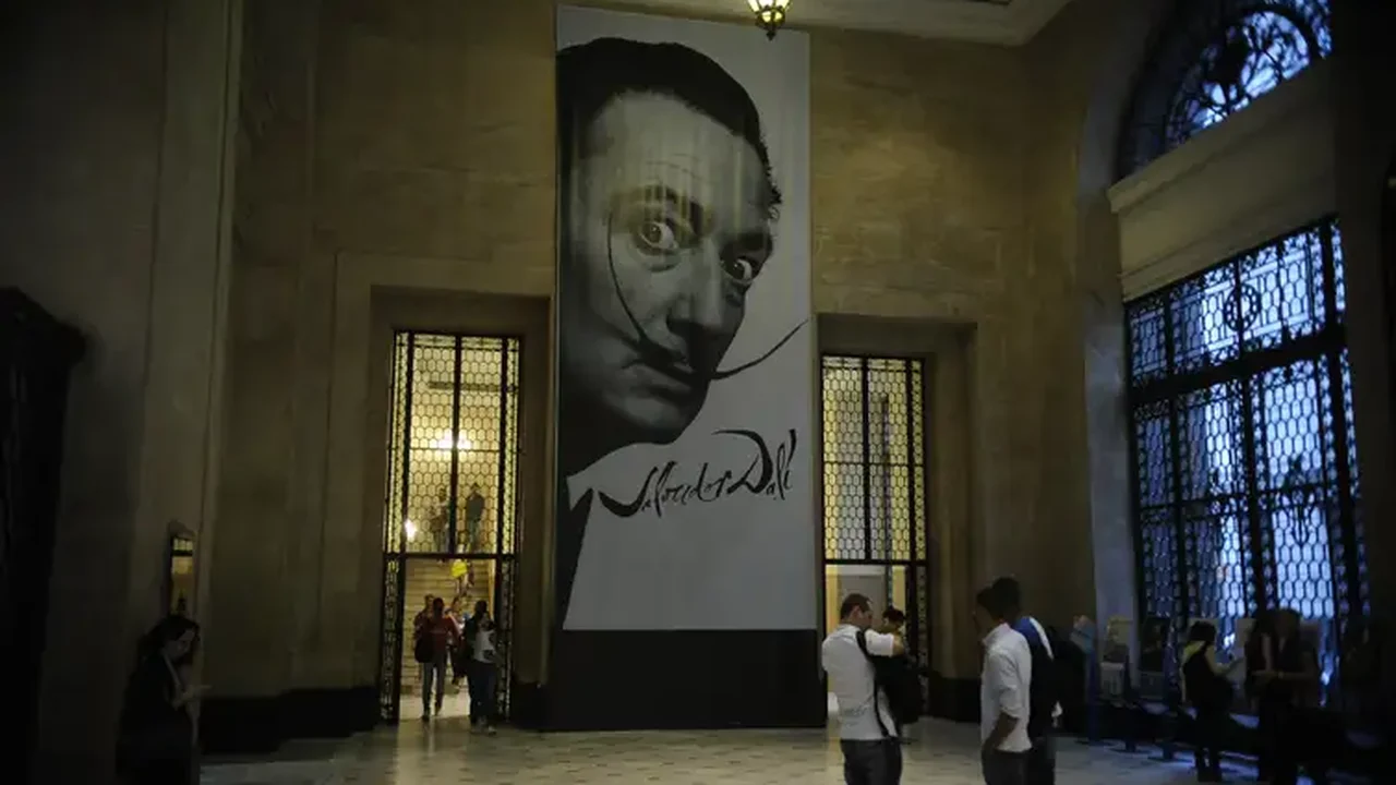 Pintura perdida de Salvador Dalí comprada por R$ 1 mil é leiloada por R$ 380 mil