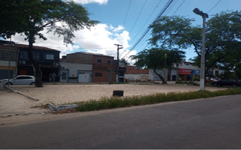 A pedido de usuários, vereador Aldo Loureiro solicita revitalização de quadra de areia na Ponta Grossa