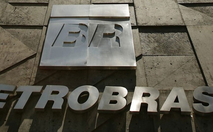 Consultor diz que pagou R$ 12 milhões de propina a ex-diretor da Petrobras