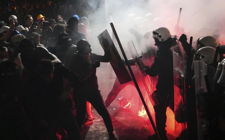 Protestos na Sérvia geram mais perguntas que respostas e resultados serão 'imprevisíveis'