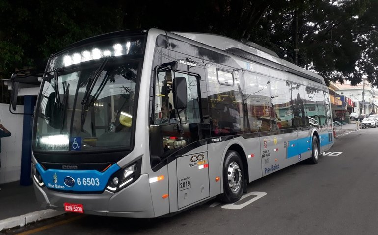 Tarifa de ônibus, metrô e CPTM não terá aumento em 2023, afirma prefeito de SP