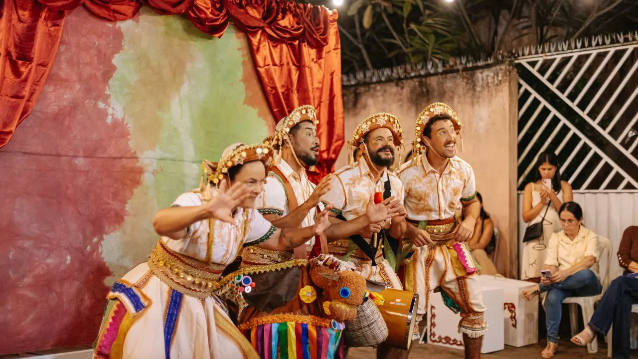 Companhia Teatral Maria Mariá realiza programação gratuita em escola do Benedito Bentes