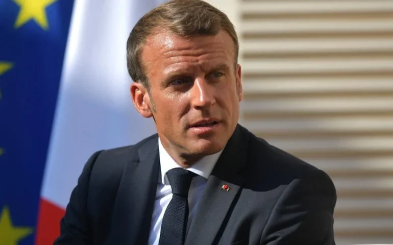 Macron a morador de Mayotte: Se não fosse pela França, você estaria 10 mil vezes mais na m...