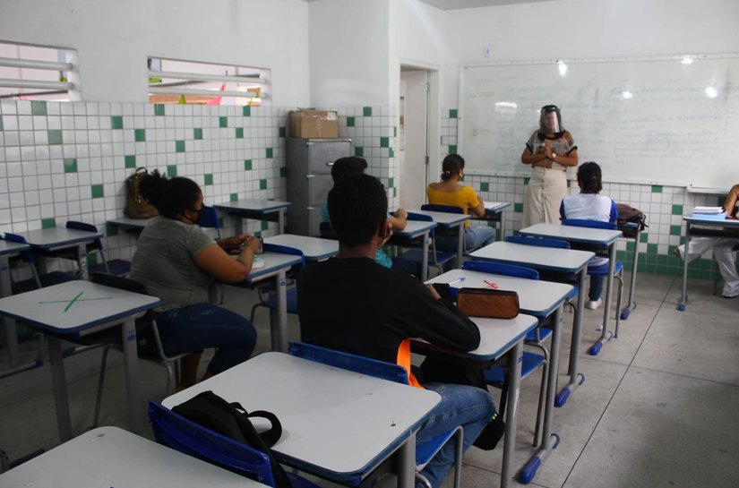 Olimpíada de matemática das escolas públicas aplica prova nesta terça
