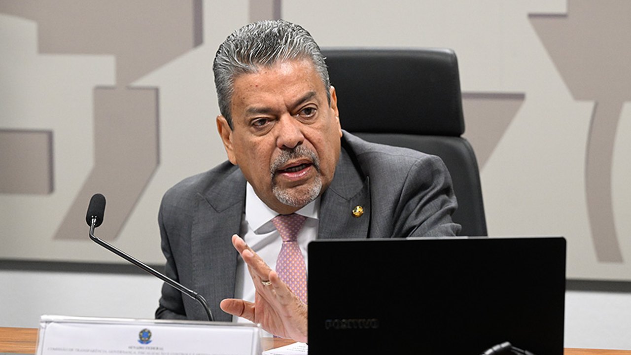 Senado debate fraudes em contratos administrativos de saúde