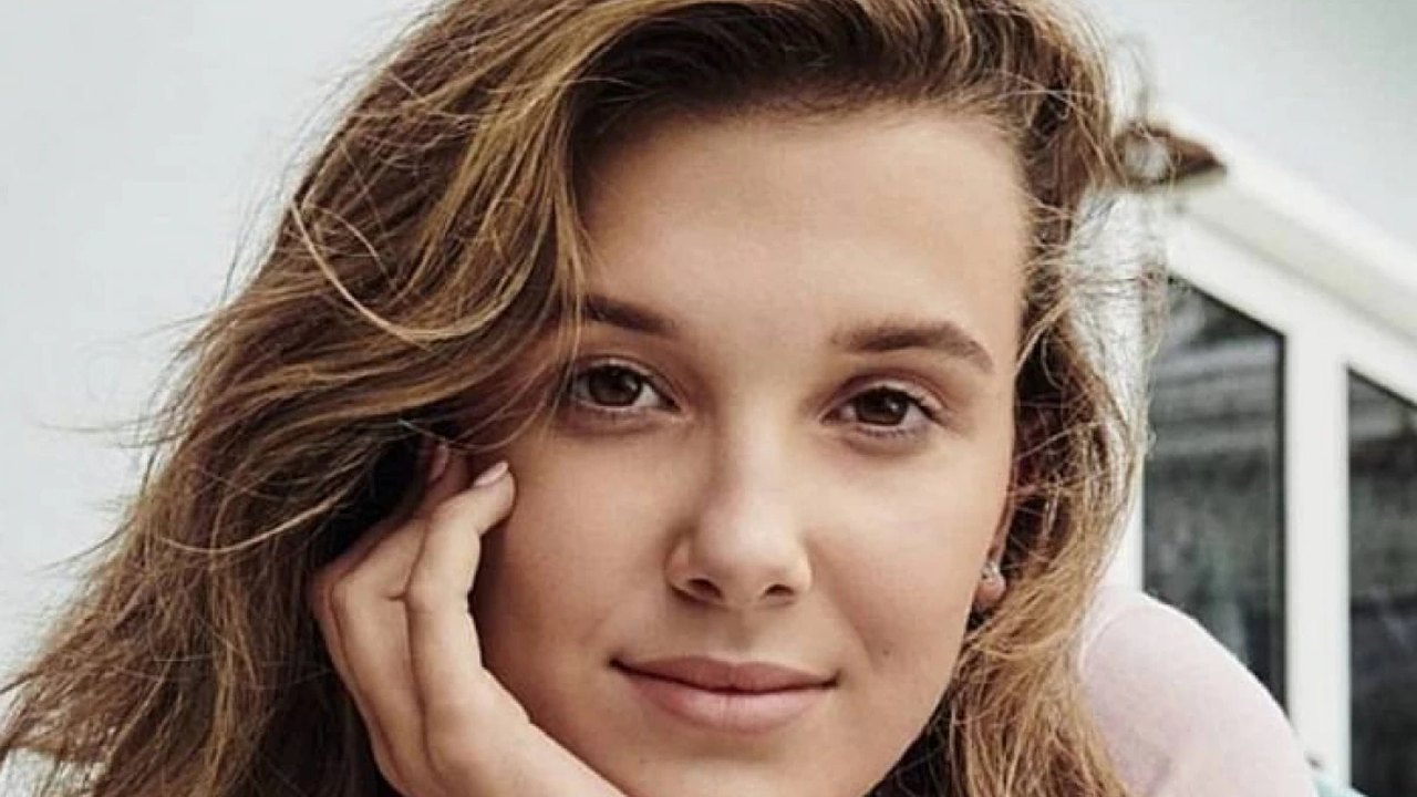 Millie Bobby Brown testa positivo para a covid-19 e desmarca vinda ao Brasil