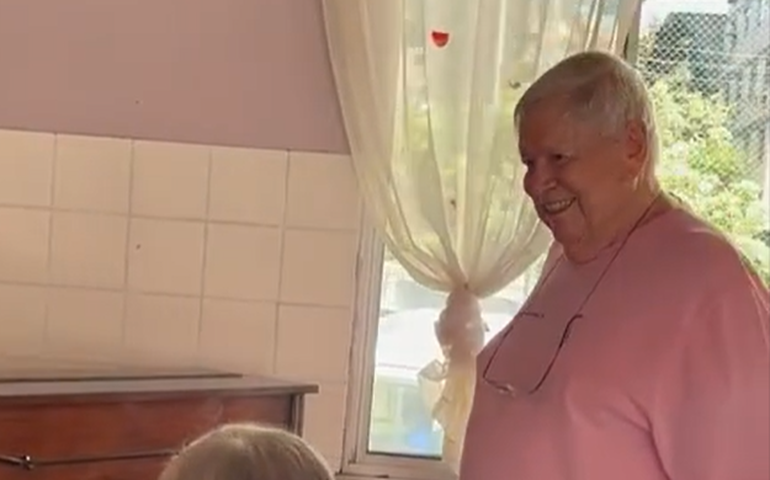 Ex-diretor da Globo, Boni visita o Retiro dos Artistas: 'Mantém vivo este espaço'