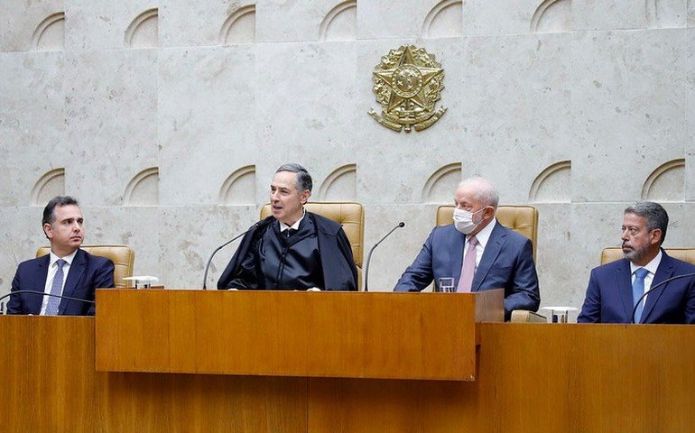 Plenário começa análise de PEC que limita decisões monocráticas no STF