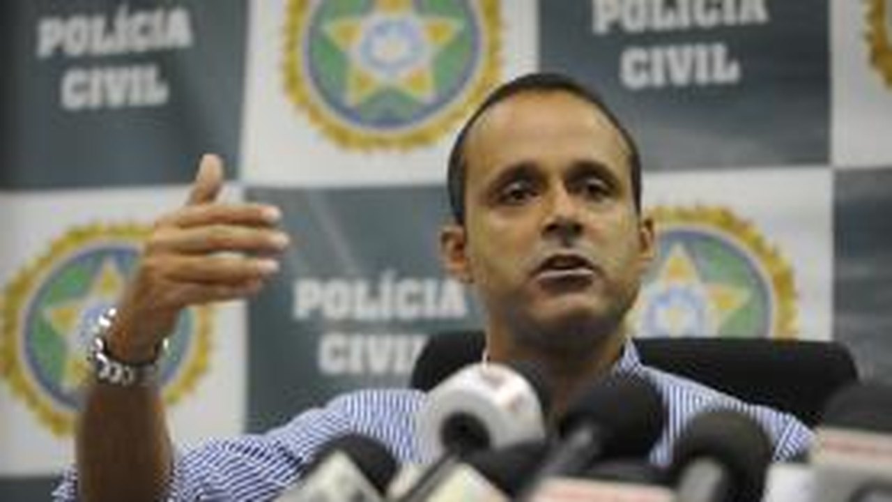 Suspeito de acender rojão que matou cinegrafista só fala em juízo