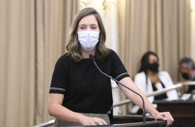 Cibele Moura quer assegurar distribuição de máscaras de proteção facial a usuários do transporte público