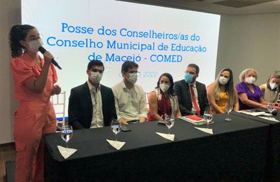 Teca Nelma comemora posse do Conselho Municipal de Educação: “vencemos mais esta luta”