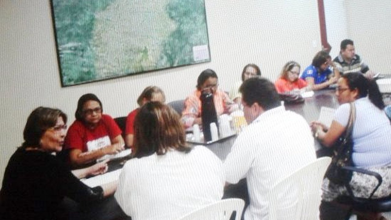 Arapiraca: Célia recebe sindicato e reafirma compromisso com Educação