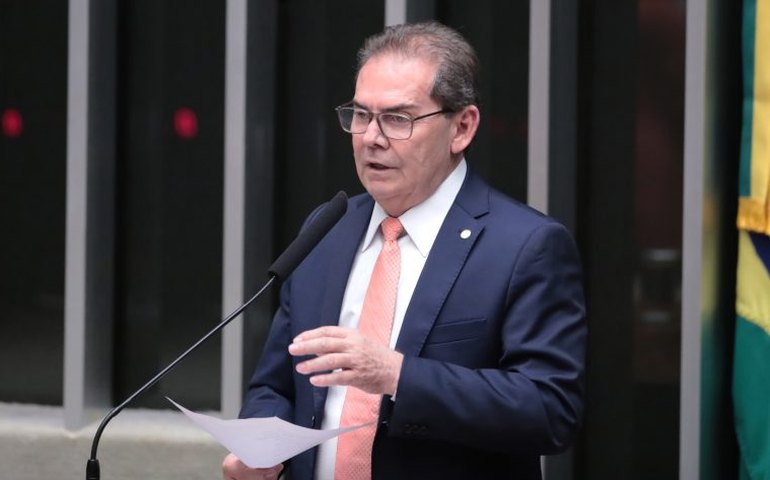 Projeto que reduz penas dos condenados pelo 8 de janeiro possibilita reconciliação, diz relator