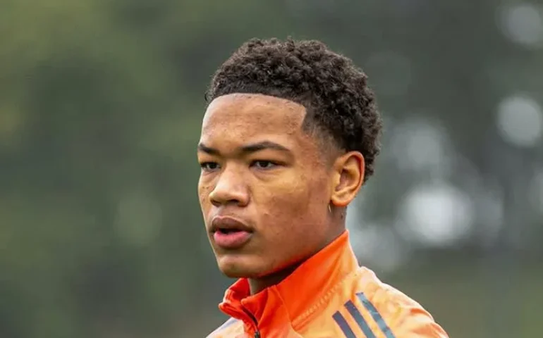 Em crise de goleiros, Bayern precisa de autorização para escalar jovem promessa