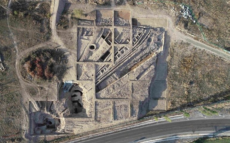 Tumba rica no Irã revela poder das mulheres e comércio na antiga civilização Khorasan (FOTOS)