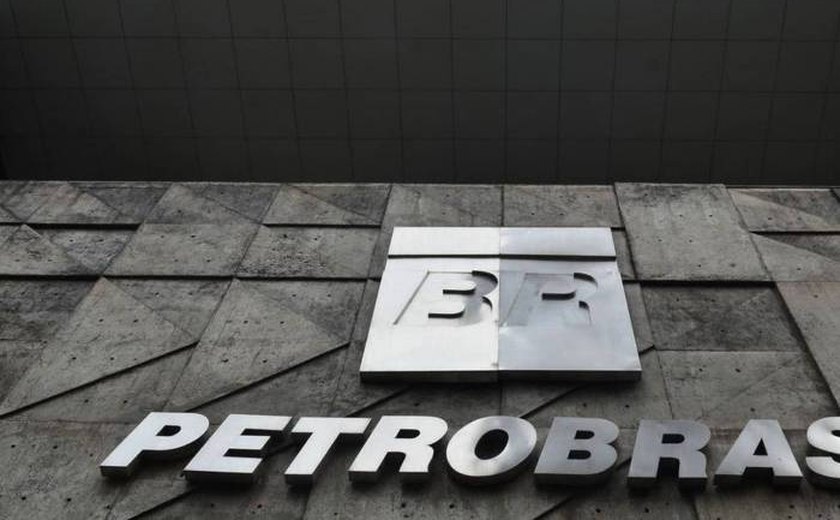 Petrobras confirma aumento de 10% da gasolina nas refinarias a partir o dia 14