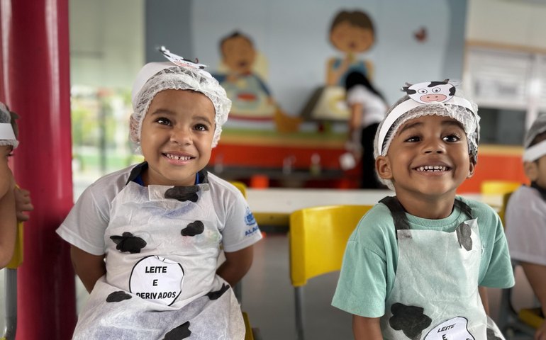 Creche Cria promove ação educativa na Semana da Alimentação Escolar, na Grota do Cigano