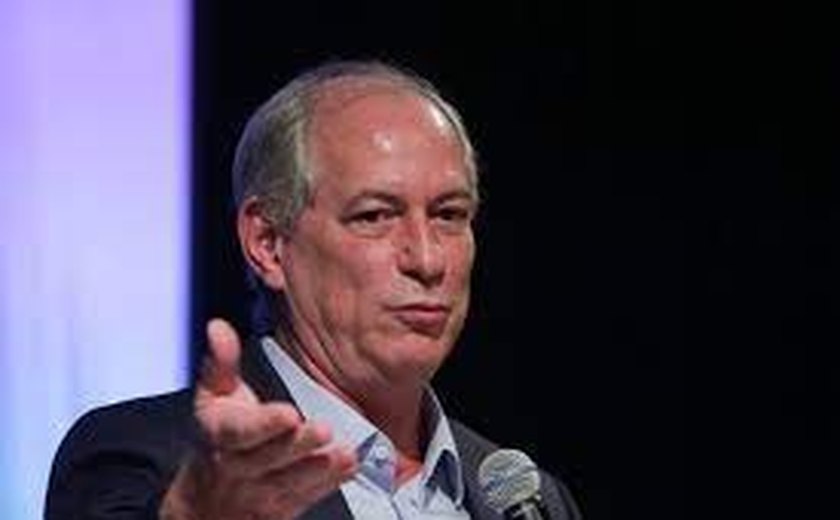 Ciro se encontra com bolsonaristas e diz que Ceará vive sob 'ditadura' do PT