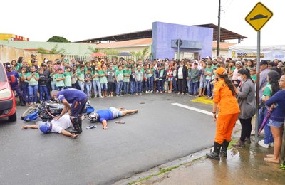 Escolas de Palmeira dos Índios participam do encerramento da campanha Maio Amarelo