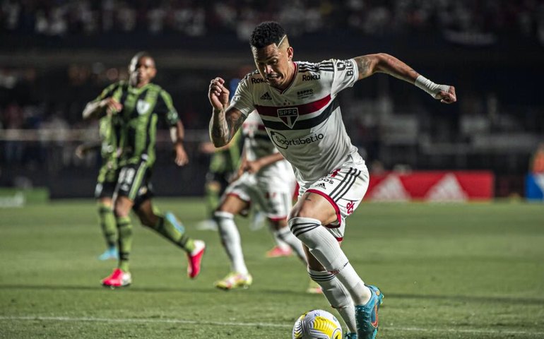 São Paulo vence América-MG em noite de falha e redenção de Thiago Couto