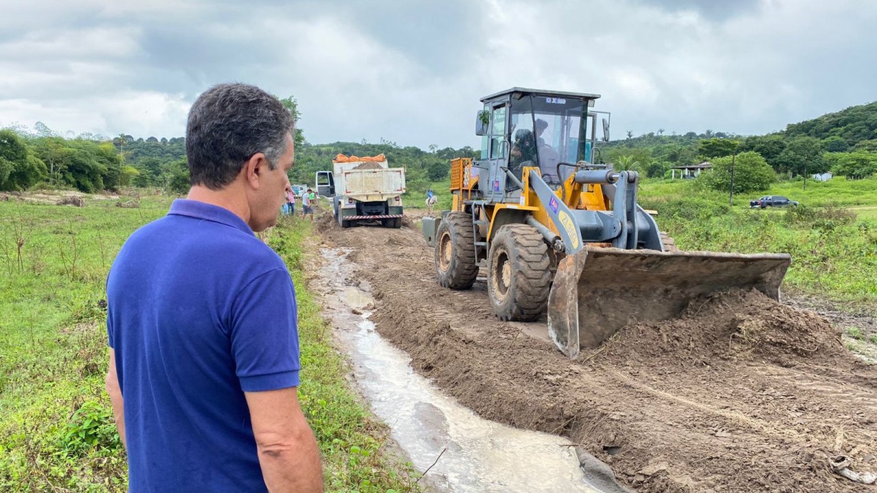 Prefeitura de Branquinha intensifica recuperação de acesso à comunidade Flor do Mundaú