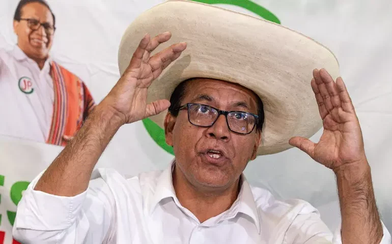 2º turno presidencial no Peru caminha para disputa entre Keiko e Sánchez